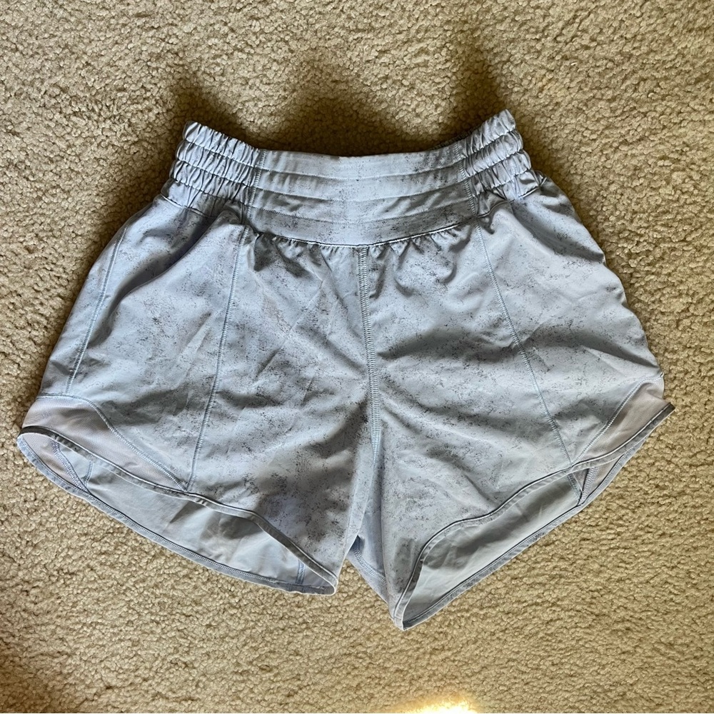Lululemon hotty hot shorts size 4